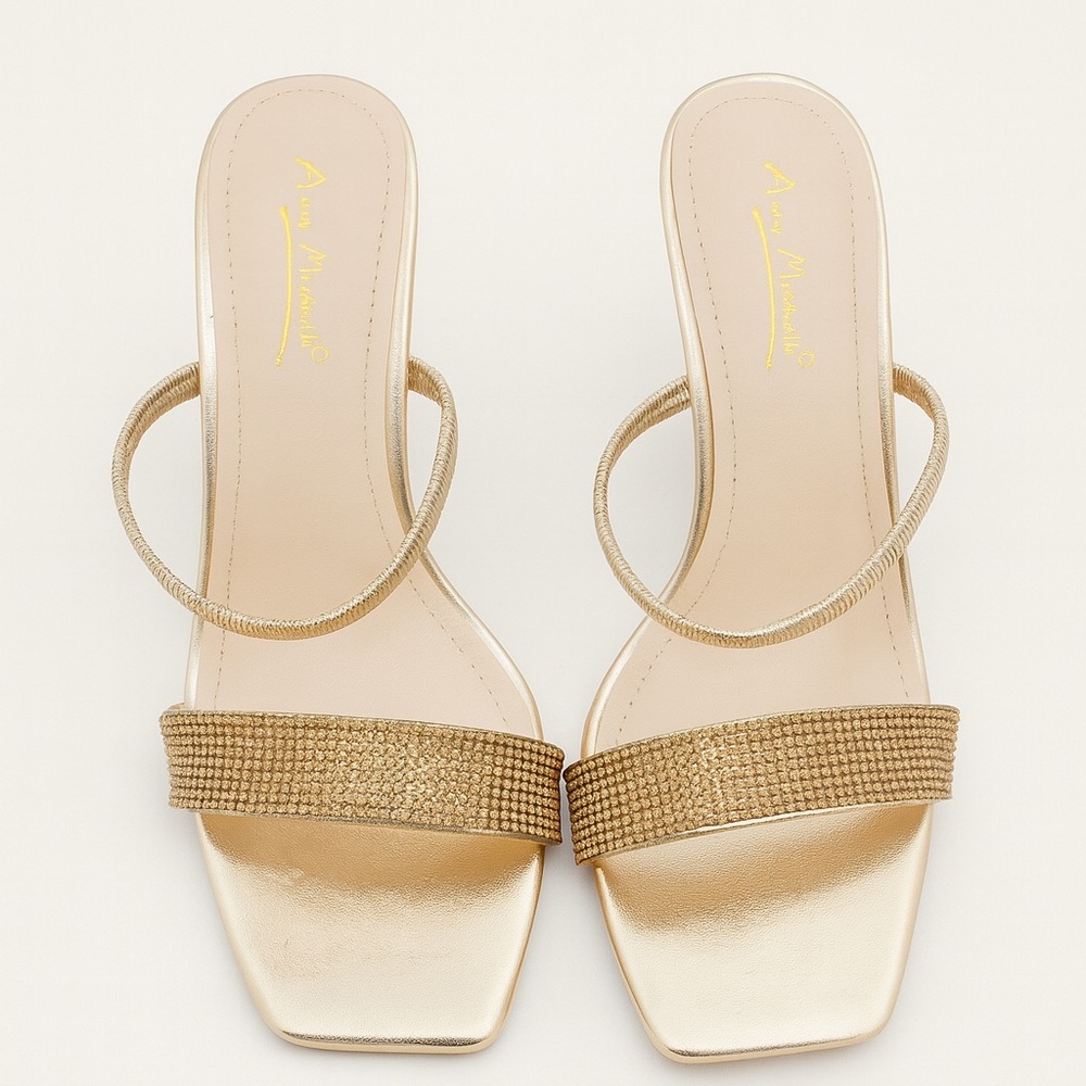 Chic Gold Rhinestone Heels – Size 6